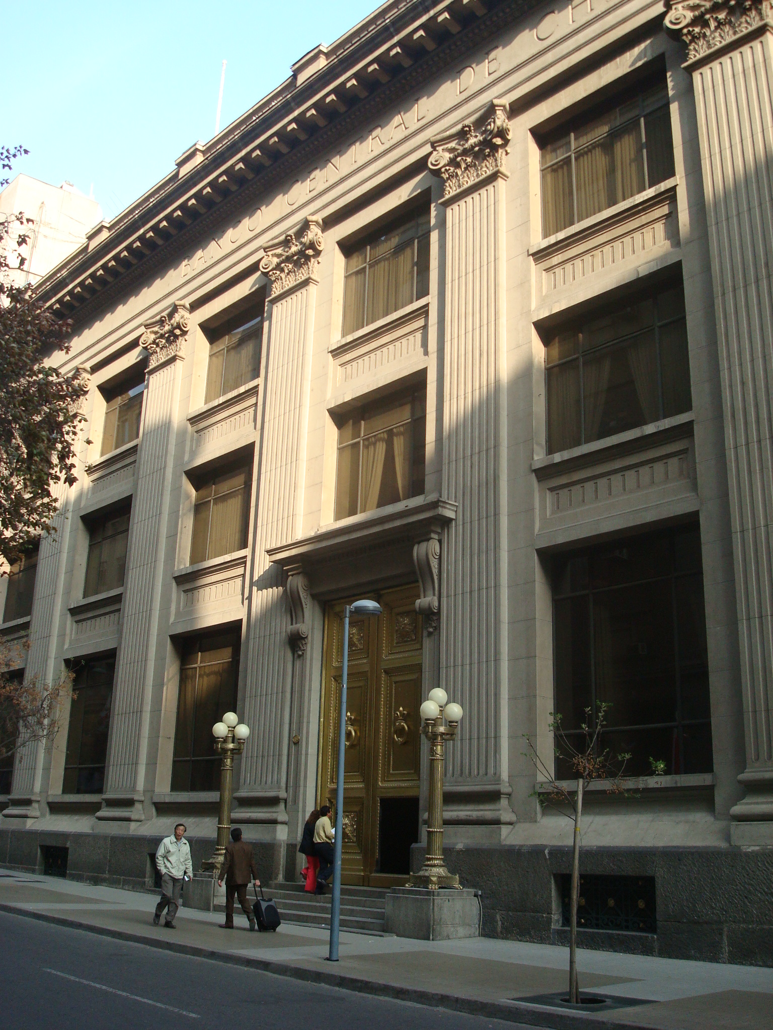 El Banco Central de Chile mantiene la tasa en 4,5% en medio de incertidumbre